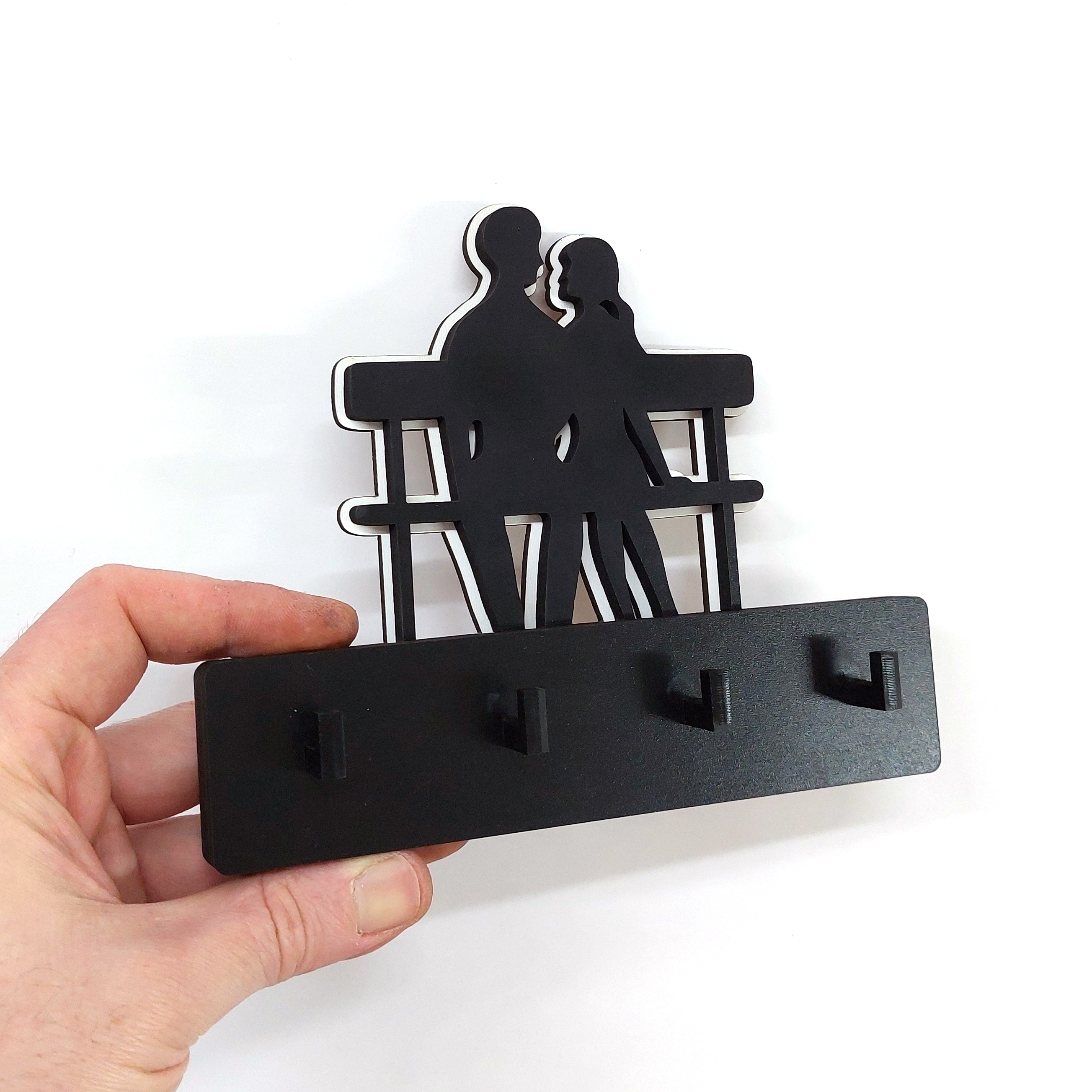 CajuArt Dekoratif Bankta Oturan Sevgili Duvar Askısı Anahtarlık