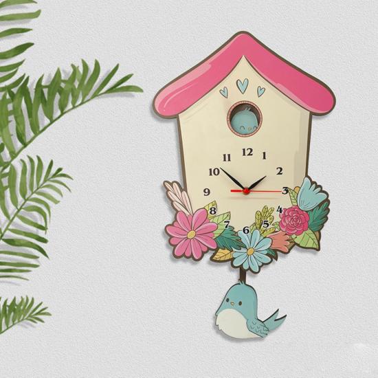 Ahşap Sallanan Sarkaçlı Kuş Evi Ve Çiçekler Duvar Saati