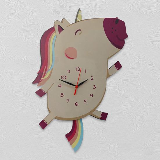 Ahşap Sallanan Sarkaçlı Unicorn Çocuk Odası Duvar Saati