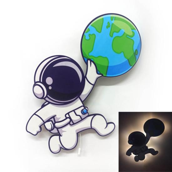 Dünya Astronot Ahşap Led Işıklı Çocuk Odası Duvar Tablosu