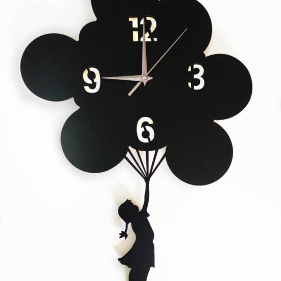 Uçan Balonlu Kız Ahşap Tasarım Duvar Saati Siyah Renk