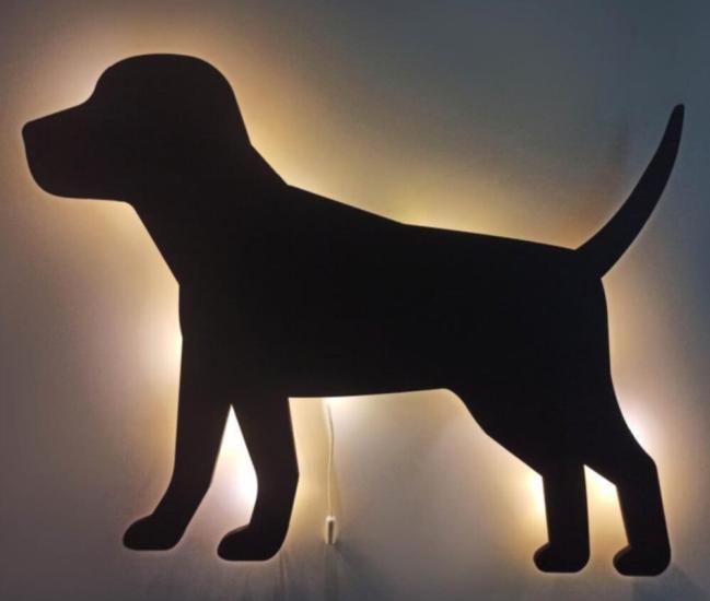 Yürüyen Köpek Led Işıklı Siyah Ahşap Tablo Duvar Dekor